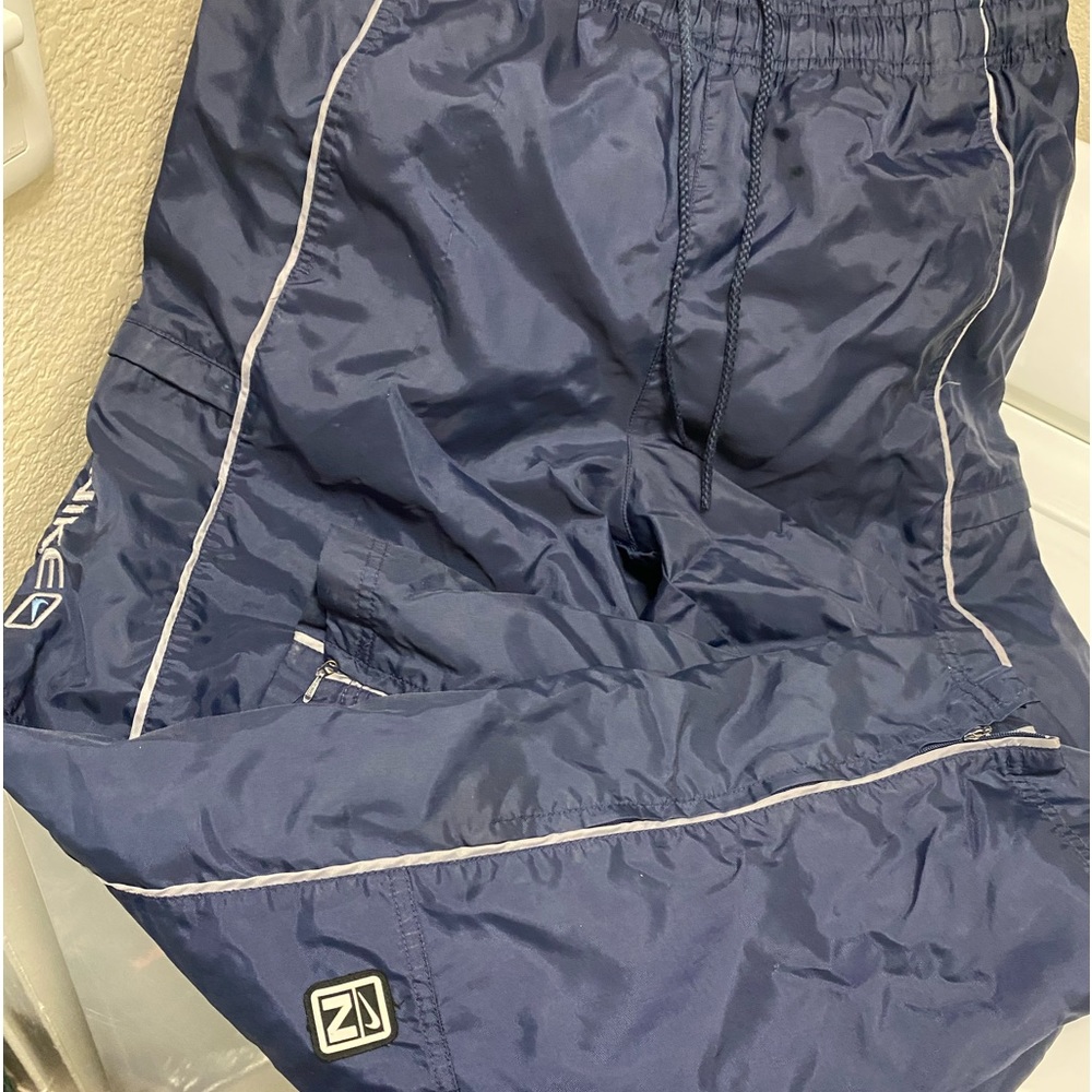 Nike windbreaker size medium slightly used